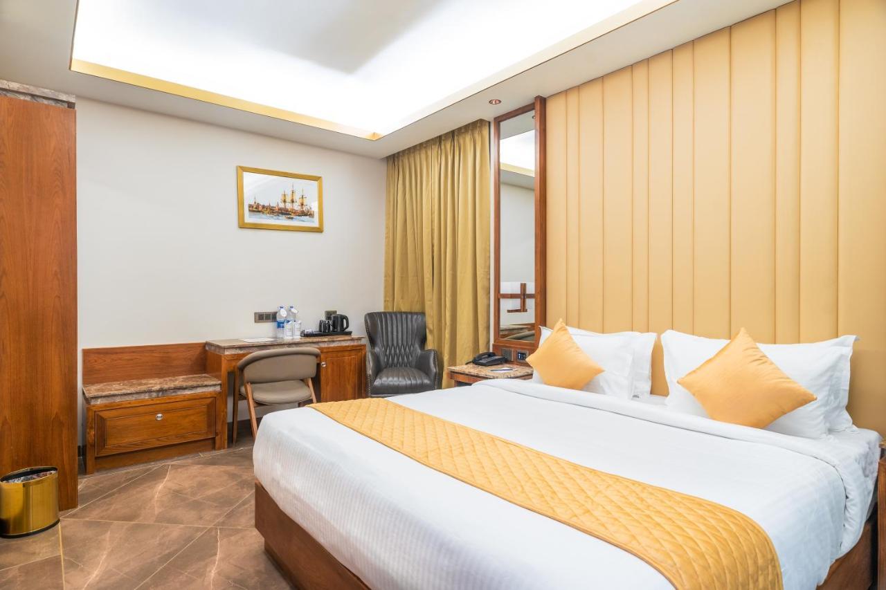 Marine Inn Hotel Kochi Exterior photo